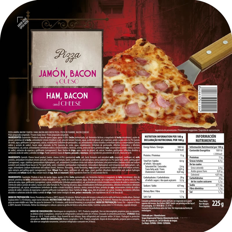 Pizza au jambon, bacon et fromage au four